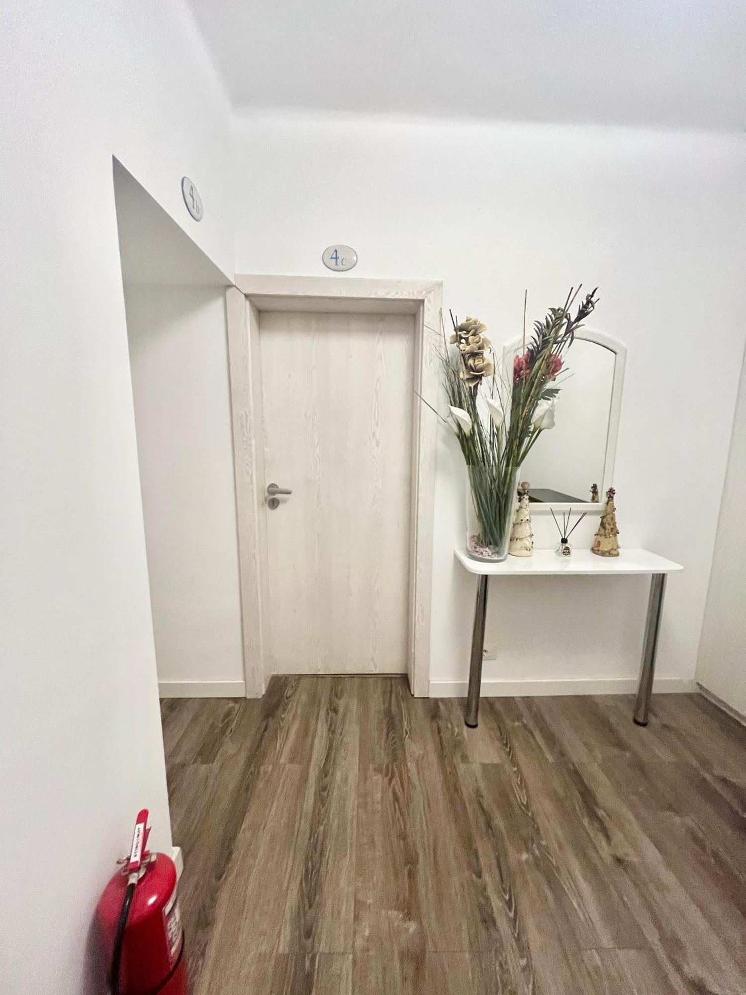 City Center Studio Бухарест Экстерьер фото